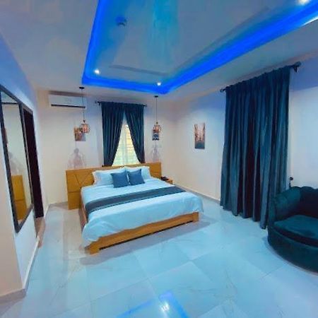 West Wing Hotel Lagos Bagian luar foto