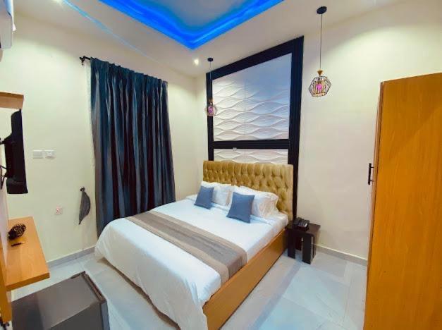 West Wing Hotel Lagos Bagian luar foto