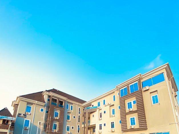 West Wing Hotel Lagos Bagian luar foto