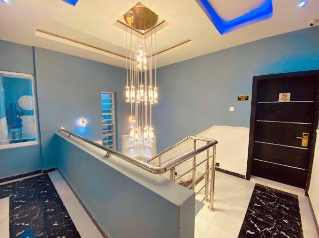 West Wing Hotel Lagos Bagian luar foto