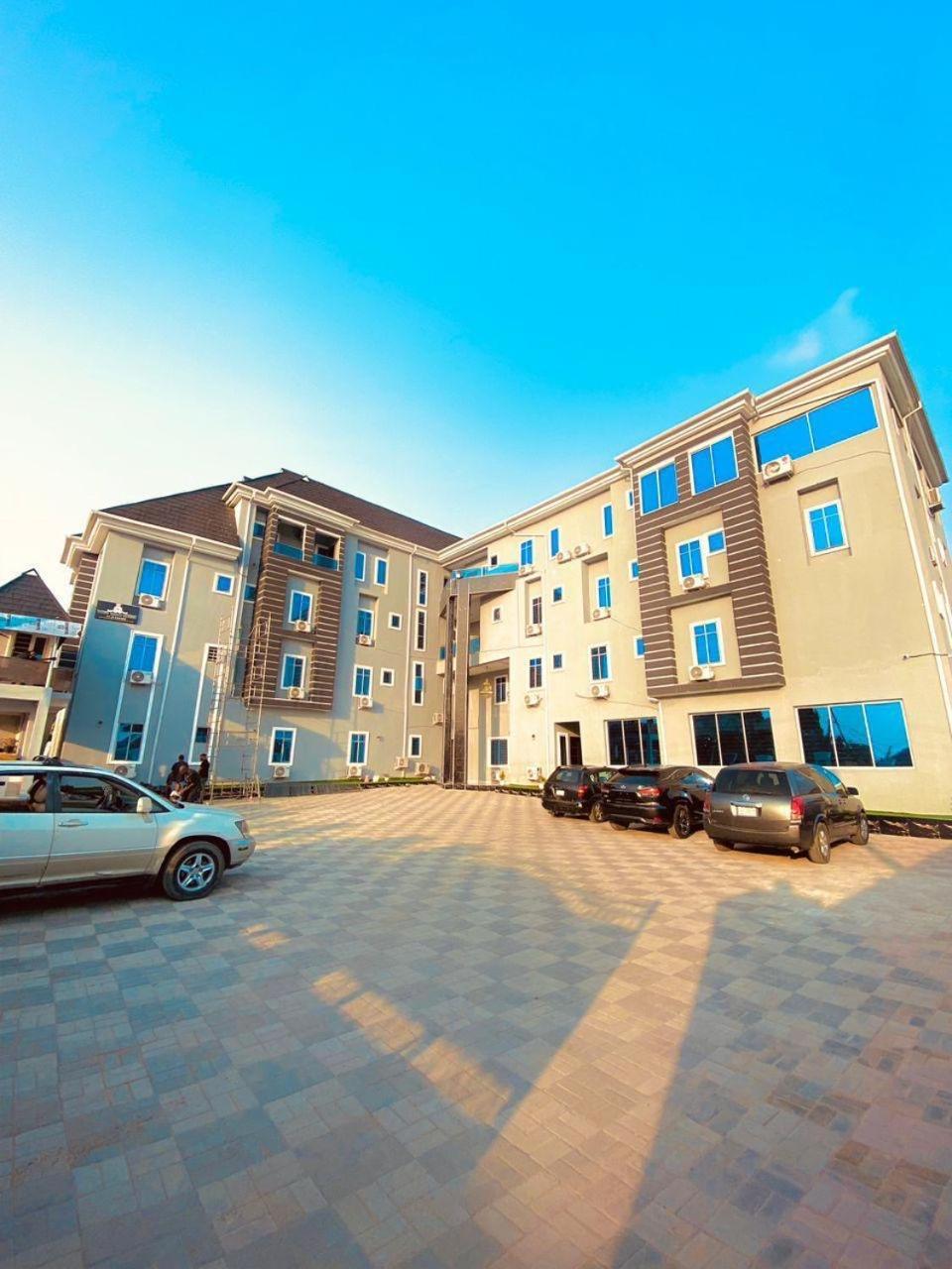 West Wing Hotel Lagos Bagian luar foto