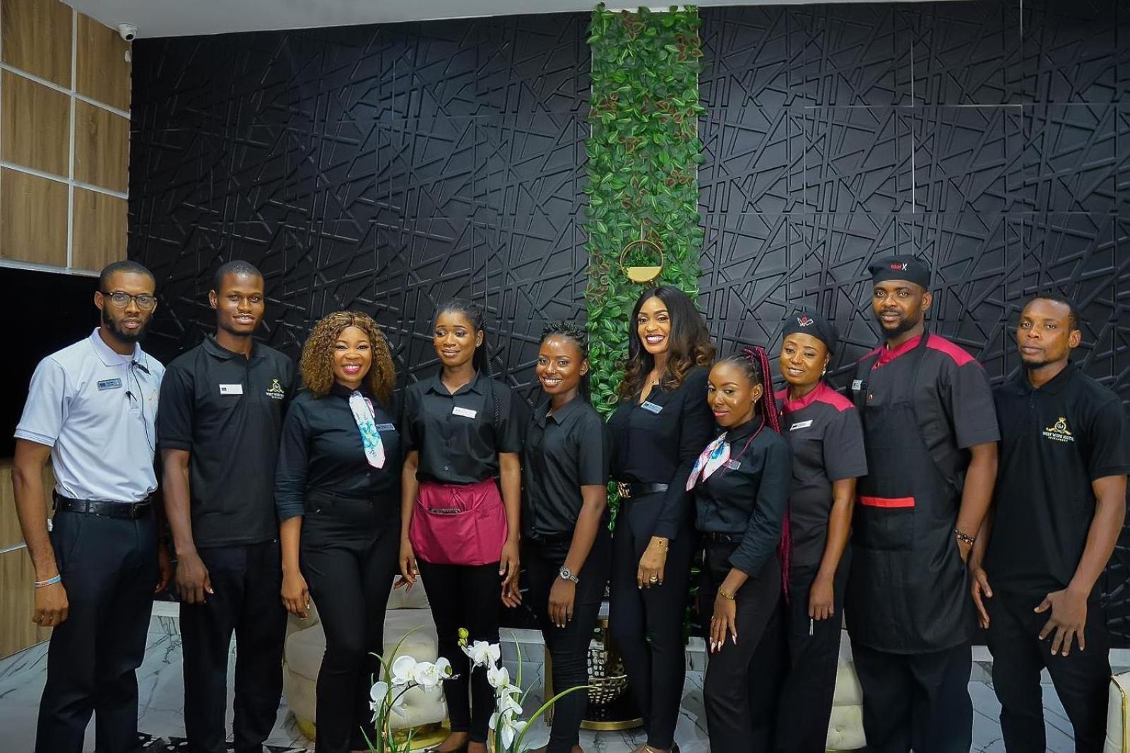 West Wing Hotel Lagos Bagian luar foto